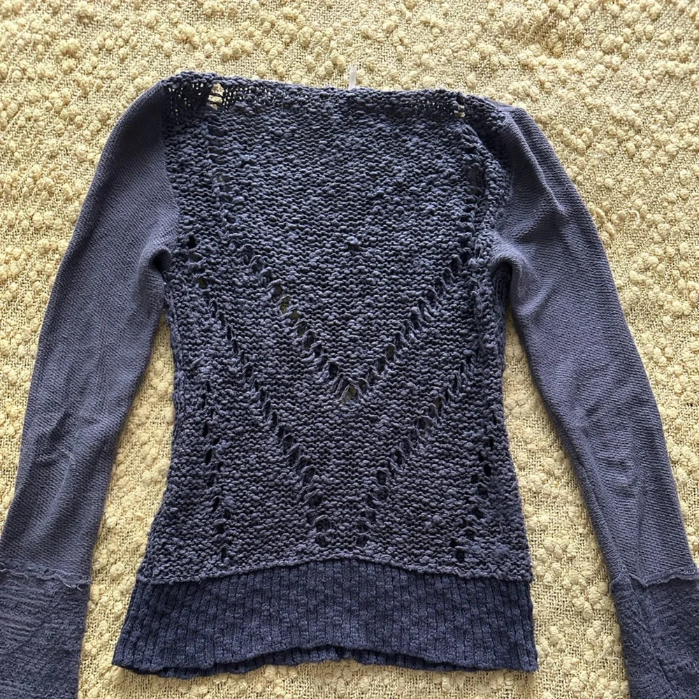 Sweater - Picture 2 of 4